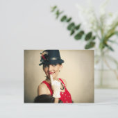 Carte Postale femme rétro vintage (Debout devant)