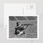 Carte Postale Femme Sharpshooter, années 1920 (Devant / Derrière)