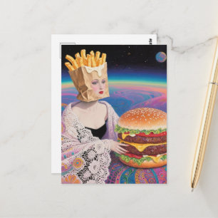Carte Postale Femme surréaliste frites chapeau et cheeseburger 