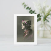 Carte Postale femme victorienne expression d'espoir (Debout devant)