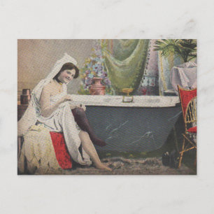 Carte Postale femme victorienne se baignant
