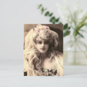 Carte Postale Femme victorienne vintage (Debout devant)