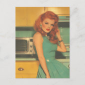 Carte Postale Femme vintage dans la cuisine (Devant)