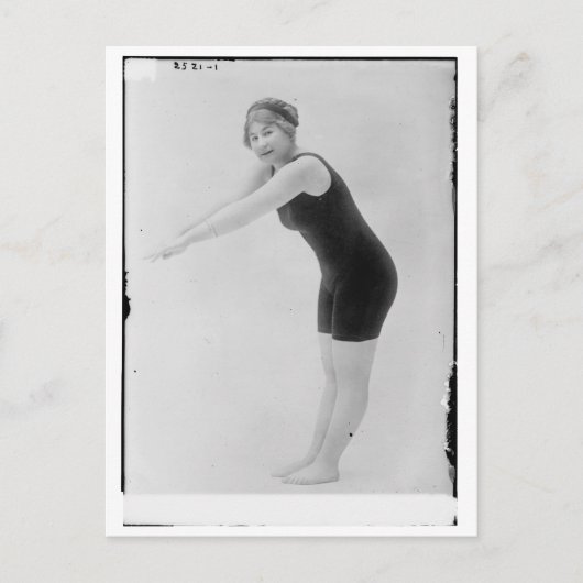 Carte Postale Femme vintage nageuse (Devant)