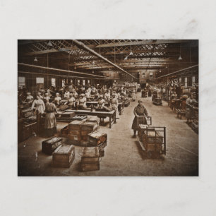 Carte Postale Femmes de l'usine de boîtes à munitions