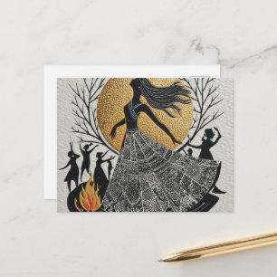 Carte Postale Femmes païennes dansant sous la lune dorée