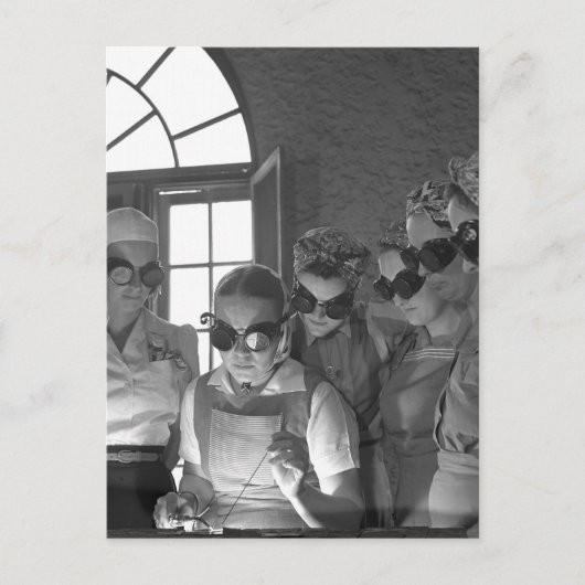 Carte Postale Femmes soudeuses pendant la Seconde Guerre mondial (Devant)