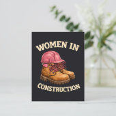 Carte Postale Femmes sur des bottes de travail de construction e (Debout devant)