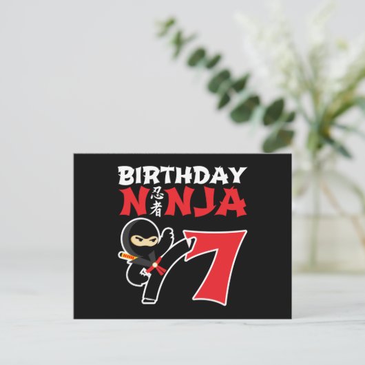 Carte Postale Fête d'anniversaire de ninja de karaté de 7 ans En (Debout devant)