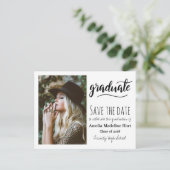 Carte Postale Fête de graduation en typographie | Enregistrer la (Debout devant)