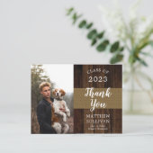 Carte Postale Fête de graduation photo Woodsy robuste (Debout devant)