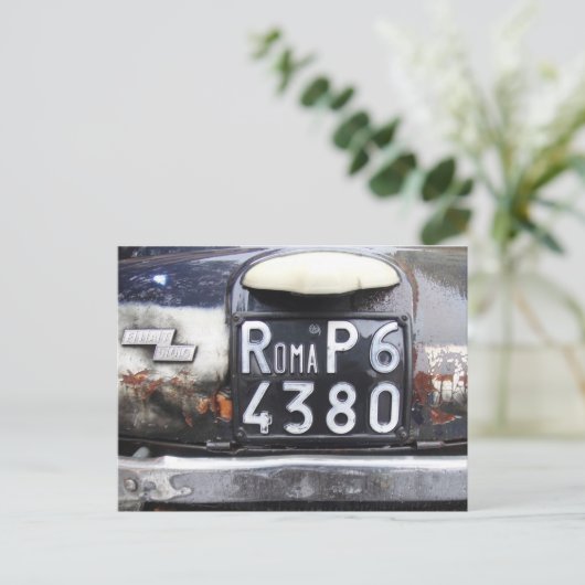 Carte Postale Fiat Cinquecento (Debout devant)