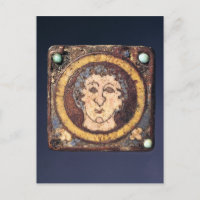 Fibula avec le visage d'un jeune homme