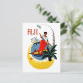 Carte Postale Fidji, homme sur un petit bateau (Debout devant)