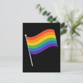 Carte Postale Fierté LGBT+. Drapeau arc-en-ciel (Debout devant)