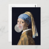 Carte Postale Fille à oreille perle soufflant une gomme à bulles (Devant / Derrière)