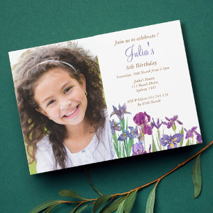 Carte Postale Fille aux fleurs d'iris photo d'anniversaire