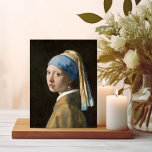 Carte Postale Fille avec une oreille perle | Johannes Vermeer<br><div class="desc">Fille à oreille perle (vers 1665) | OEuvre originale du peintre néerlandais de l'époque baroque Johannes Vermeer (1632-1675). Vermeer est connu pour ses scènes de peinture de la vie de classe moyenne. La plupart de ses oeuvres sont installées dans les mêmes quelques pièces intérieures de sa propre maison. Il n'était...</div>