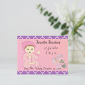 Carte Postale Fille bébé en rose avec fleurs (Debout devant)