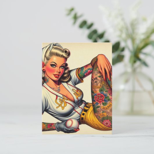 Carte Postale Fille De Baseball Tatouée (Debout devant)