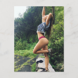 Carte Postale Fille de la nature