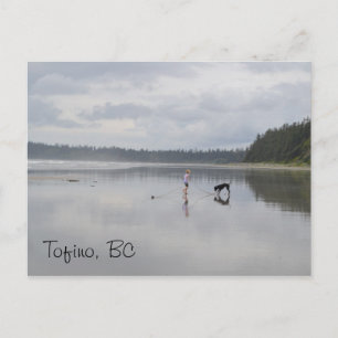 Carte Postale Fille et chien à la plage