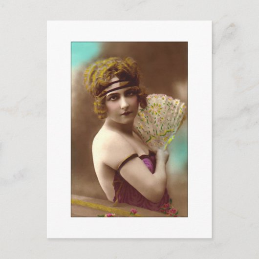 Carte Postale fille flapper en violet avec un éventail (Devant)