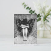 Carte postale Fille Papillon triste (Debout devant)