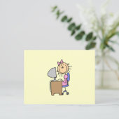 Carte Postale Fille sur ordinateur (Debout devant)