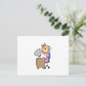 Carte Postale Fille sur ordinateur (Debout devant)