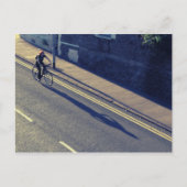 Carte Postale Fille sur un vélo (Cross Process) (Devant)