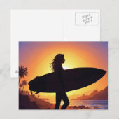 Carte Postale Fille surfeuse sur la plage (Devant / Derrière)