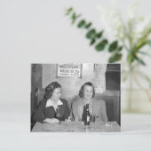 Carte Postale Filles au bar, 1940 (Debout devant)