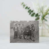 Carte Postale Filles au fusil, 1925 (Debout devant)
