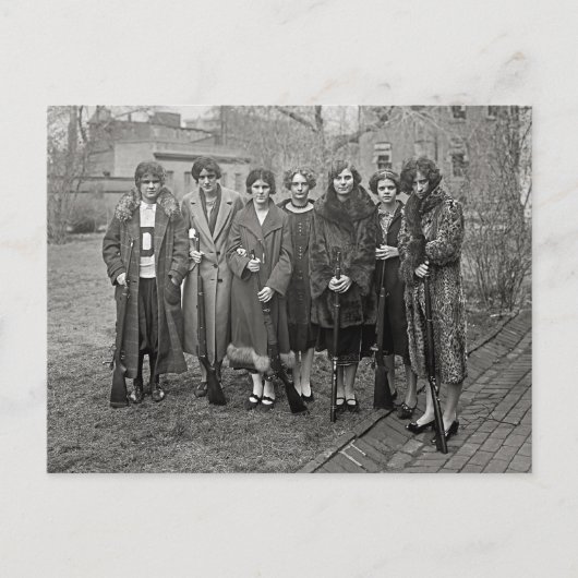 Carte Postale Filles au fusil, 1925 (Devant)