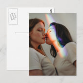 Carte Postale Filles Kissing Rainbow Love photo (Devant / Derrière)
