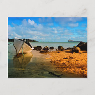 Carte Postale Fishing Boat On Mauritian Beach With Islet