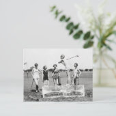 Carte Postale Flapper Girls Playing Golf, 1926 (Debout devant)