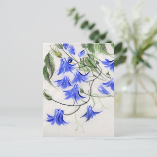 Carte Postale Fleurs bleues (Debout devant)