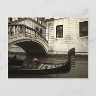Carte Postale fleurs roses et gondole