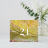 Carte postale florale délicate pour 21e anniversai (Debout devant)