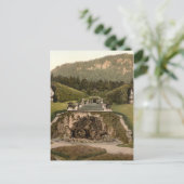 Carte Postale Fontaine de Neptune, château de Linderhof, Allemag (Debout devant)