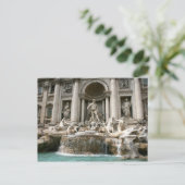 Carte Postale Fontaine de Trevi (Fontana di Trevi) - Rome (Debout devant)