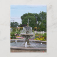Fontaine & Fleurs dans un beau jardin de Railfan