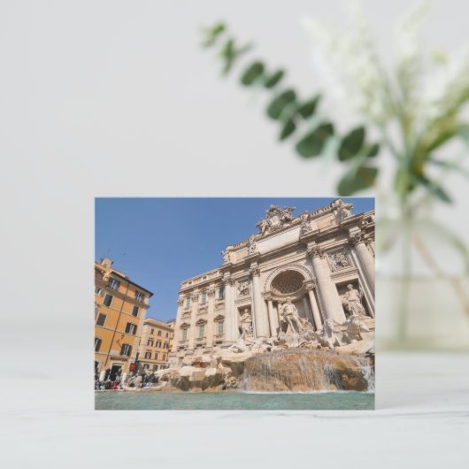 Carte Postale Fontana di Trevi à Rome, Italie (Debout devant)