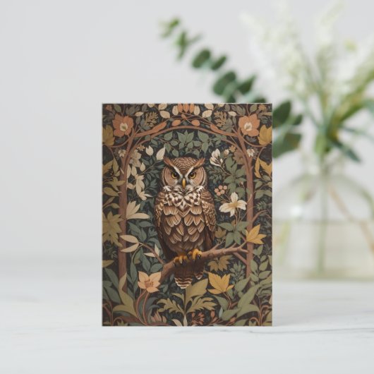 Carte Postale Forêt majestueuse de chouette à cornes (Debout devant)