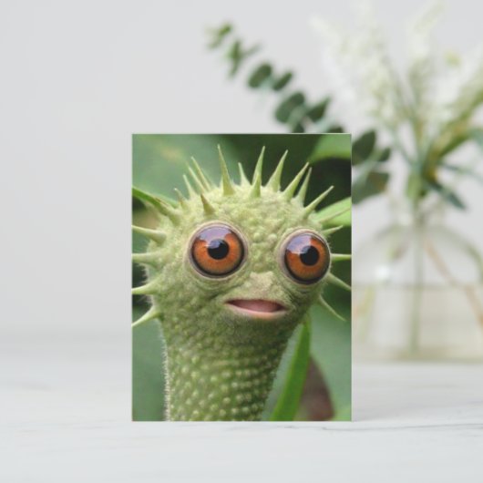 Carte Postale Formidable Créature Verte (Debout devant)