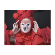 Fox Est La Dame En Rouge