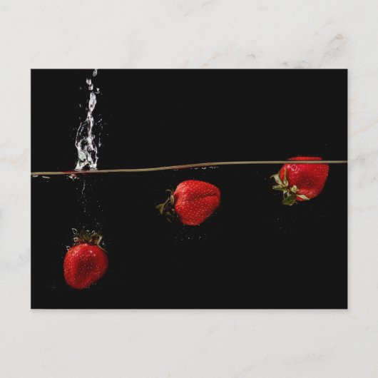 Carte Postale Fraises dans l'eau (Devant)
