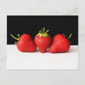 Carte Postale Fraises Sur Noir Sur Pca Blanc (Devant)